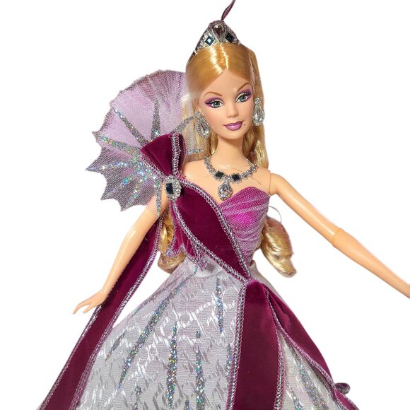 SEALED☆VINTAGE 2005 HOLIDAY BARBIE by BOB MACKIE - Limited Time! - Picture 1 of 9